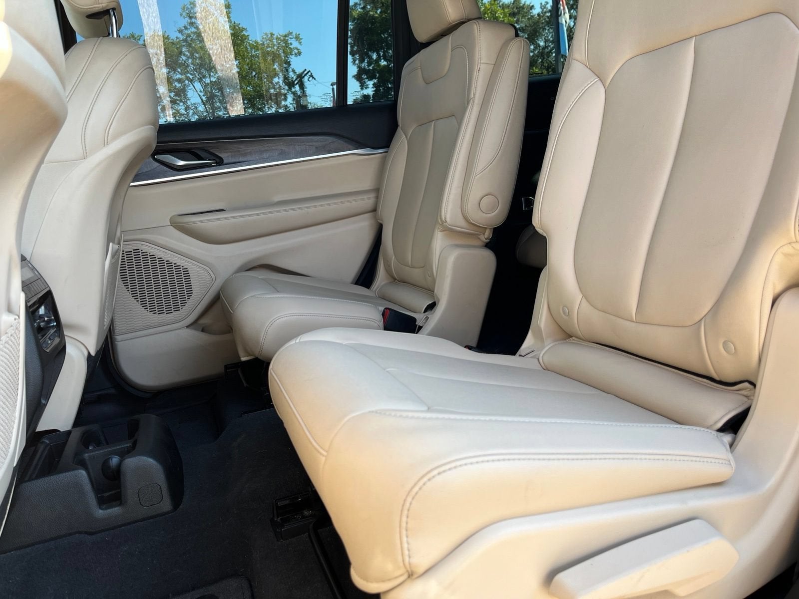 2023 Jeep Grand Cherokee L Limited 4x2