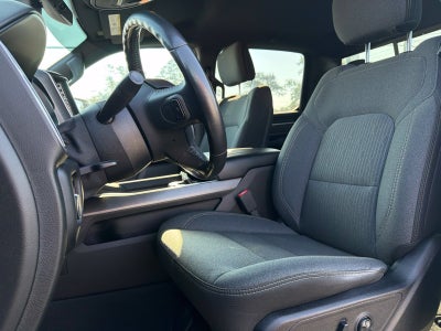 2020 RAM 1500 Big Horn Crew Cab 4x4 5'7" Box