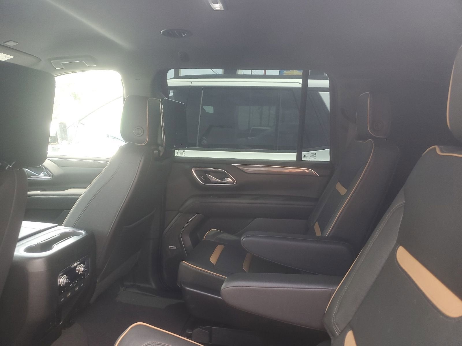 2023 GMC Yukon XL AT4