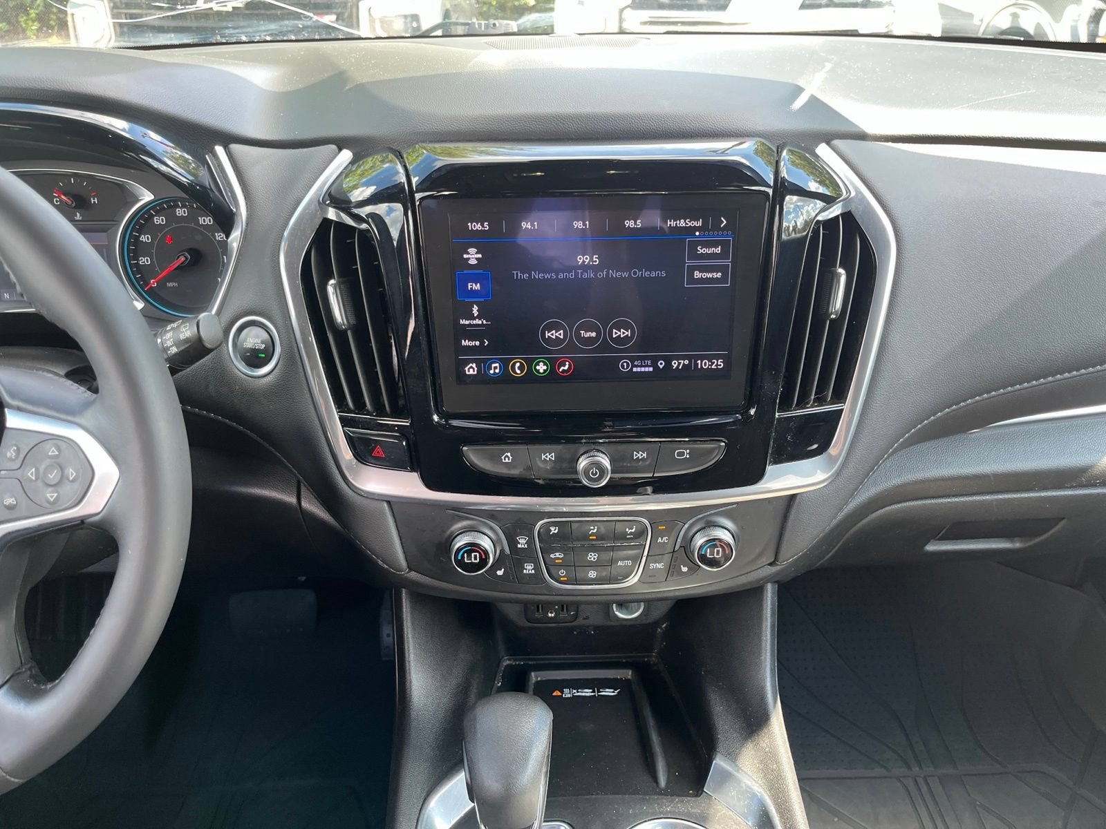 2022 Chevrolet Traverse LT Cloth