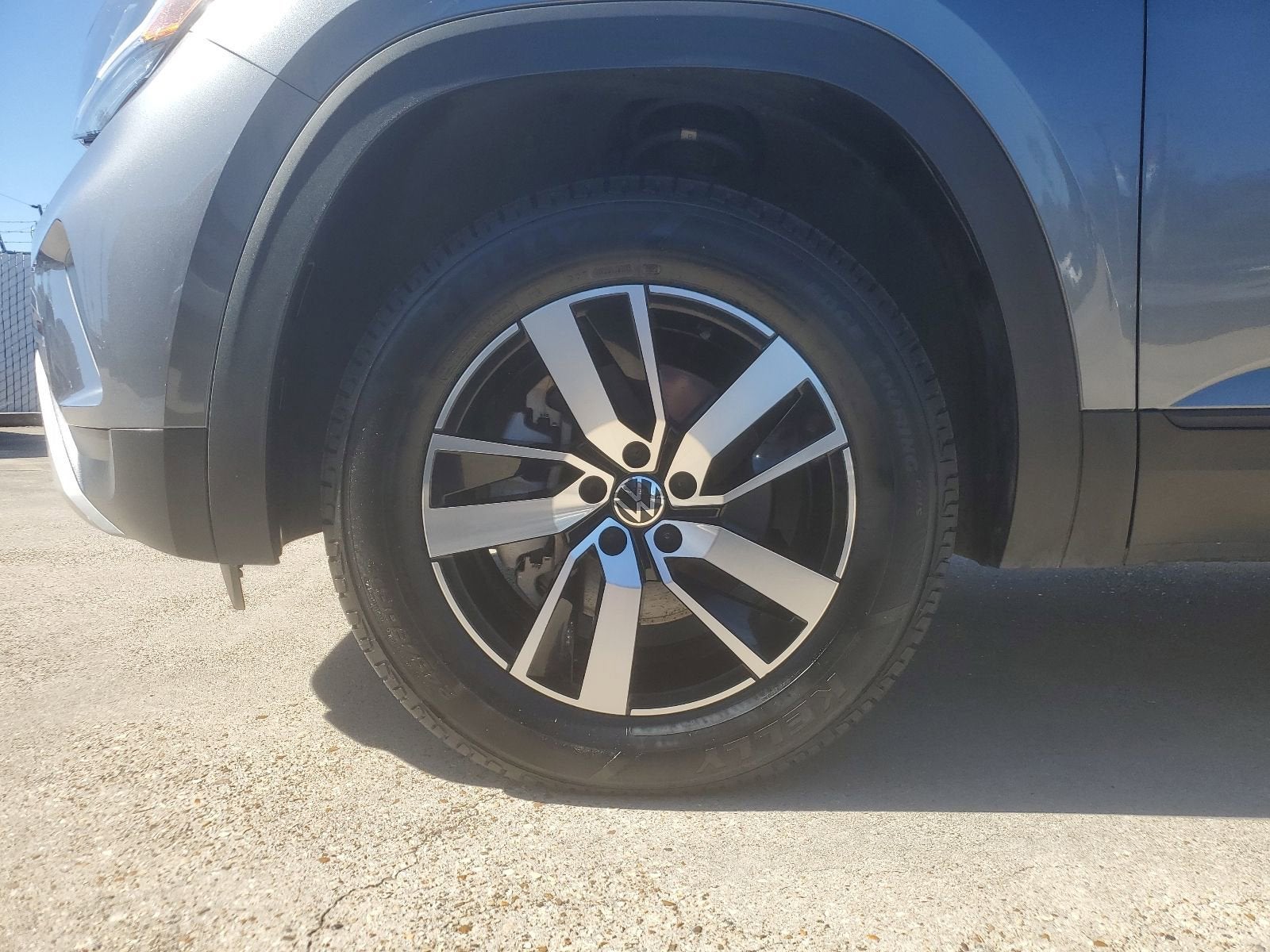 2023 Volkswagen Atlas 2.0T SE