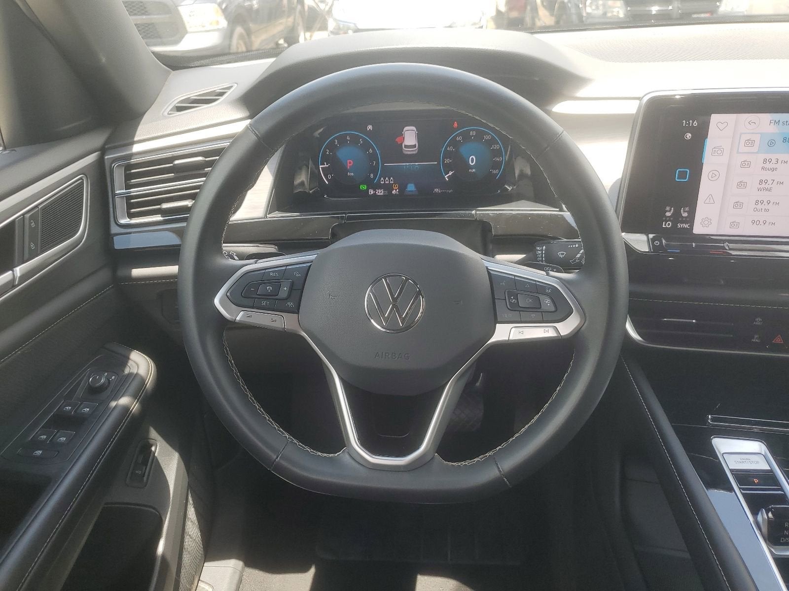 2025 Volkswagen Atlas Cross Sport 2.0T SE w/Technology