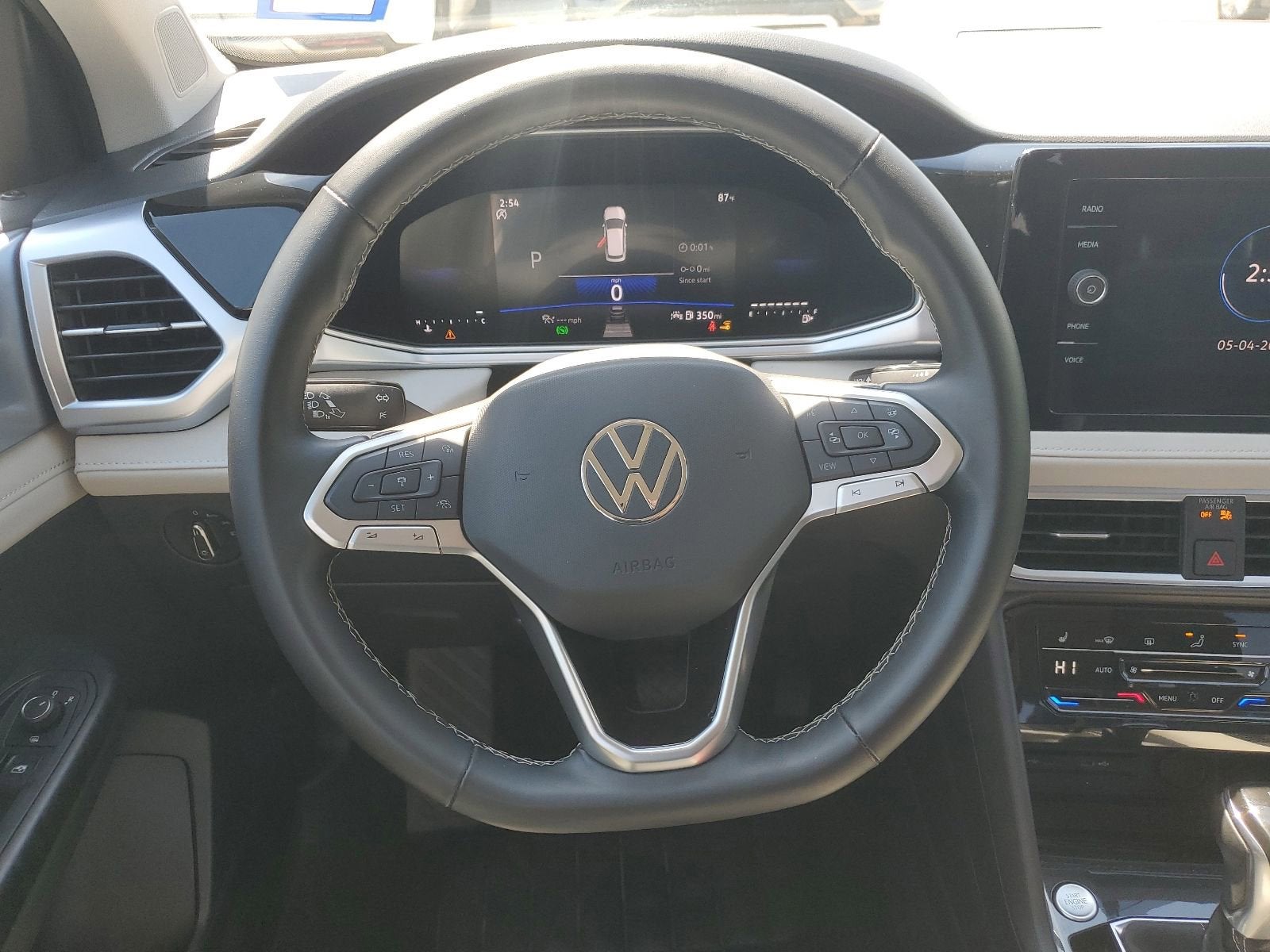 2025 Volkswagen Taos SE