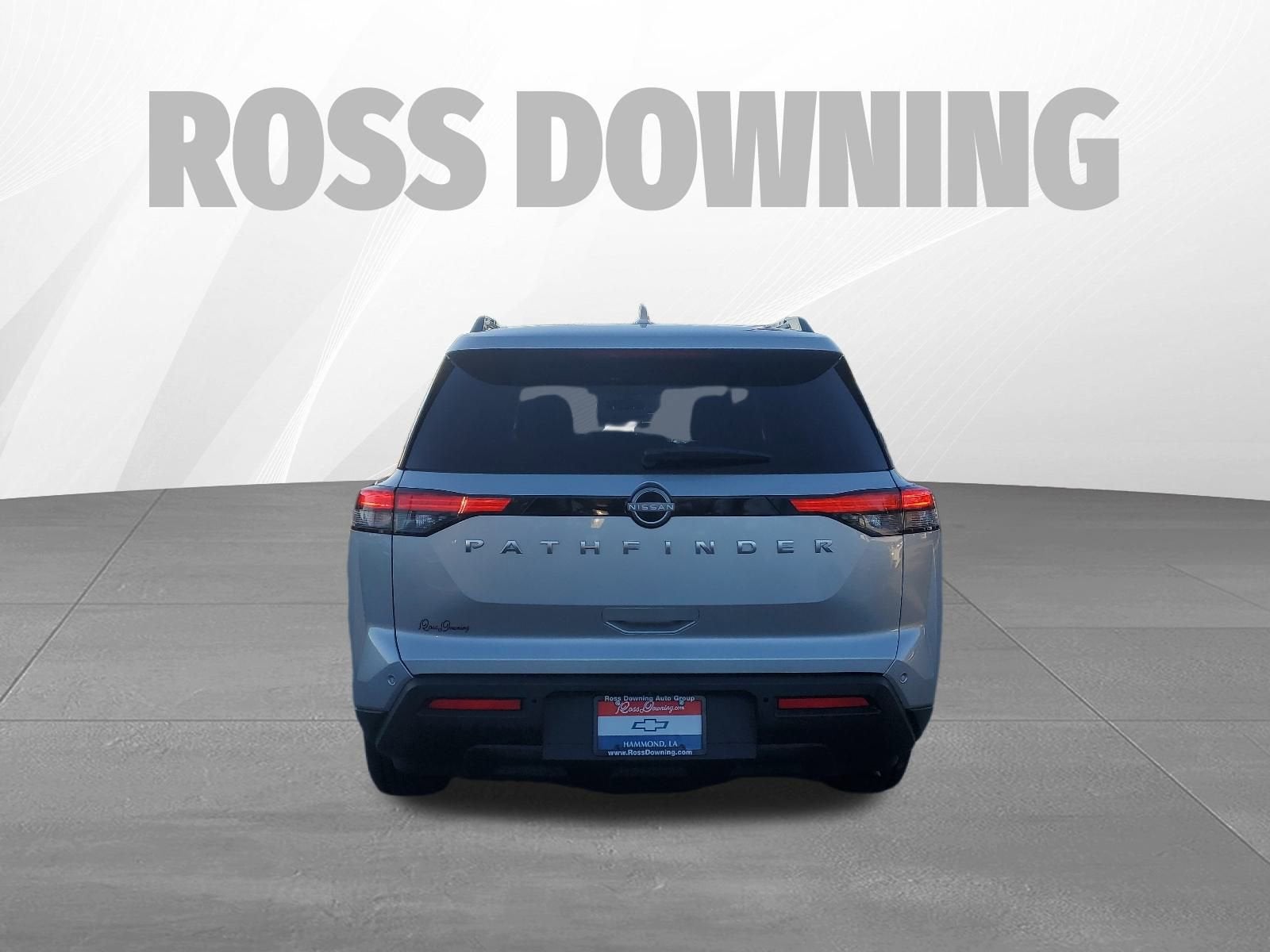 2025 Nissan Pathfinder SV