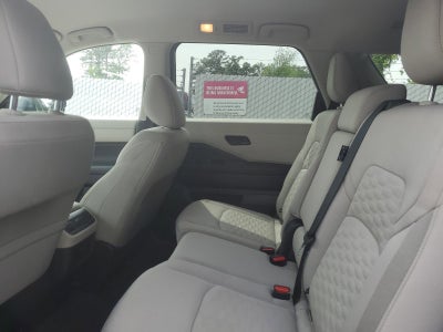 2024 Nissan Pathfinder SV