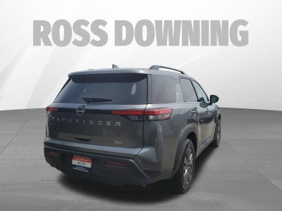 2024 Nissan Pathfinder SV