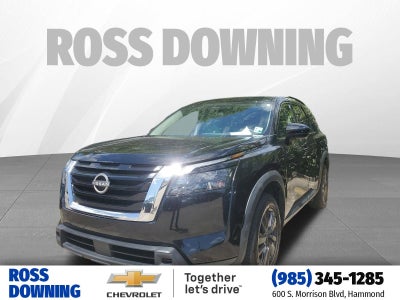 2023 Nissan Pathfinder SV