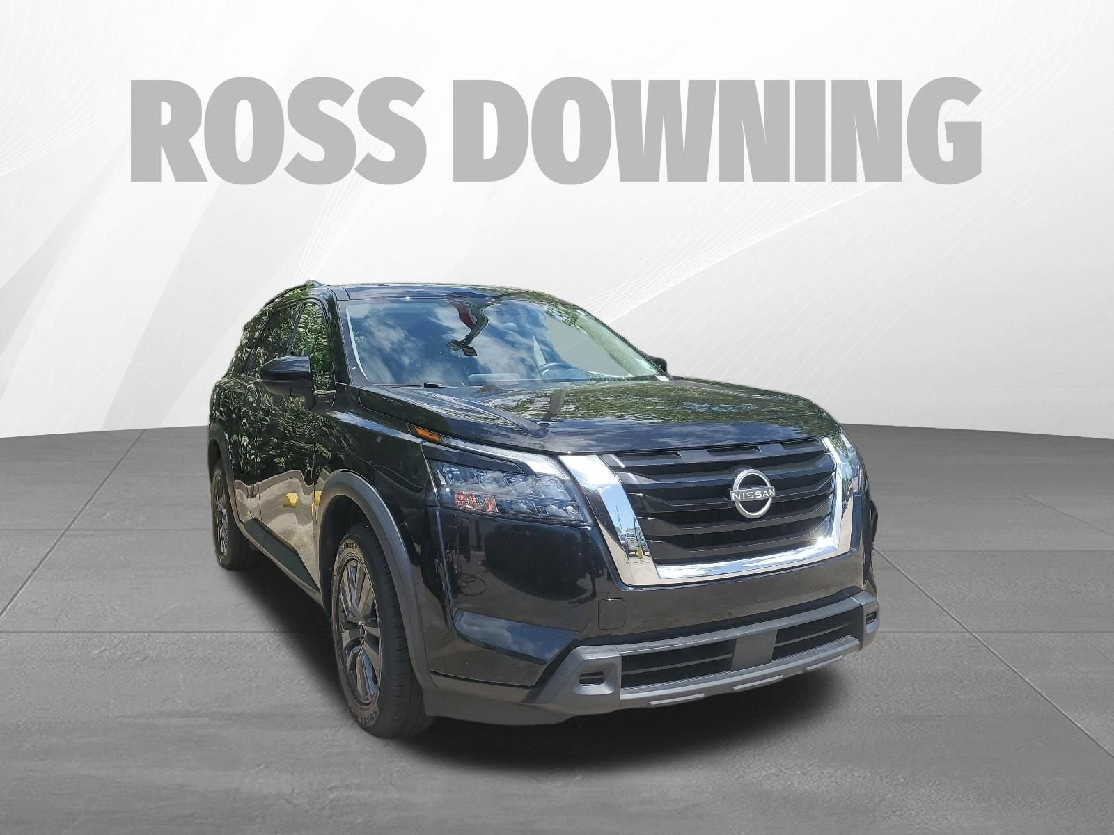 2023 Nissan Pathfinder SV