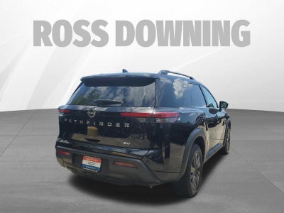 2023 Nissan Pathfinder SV