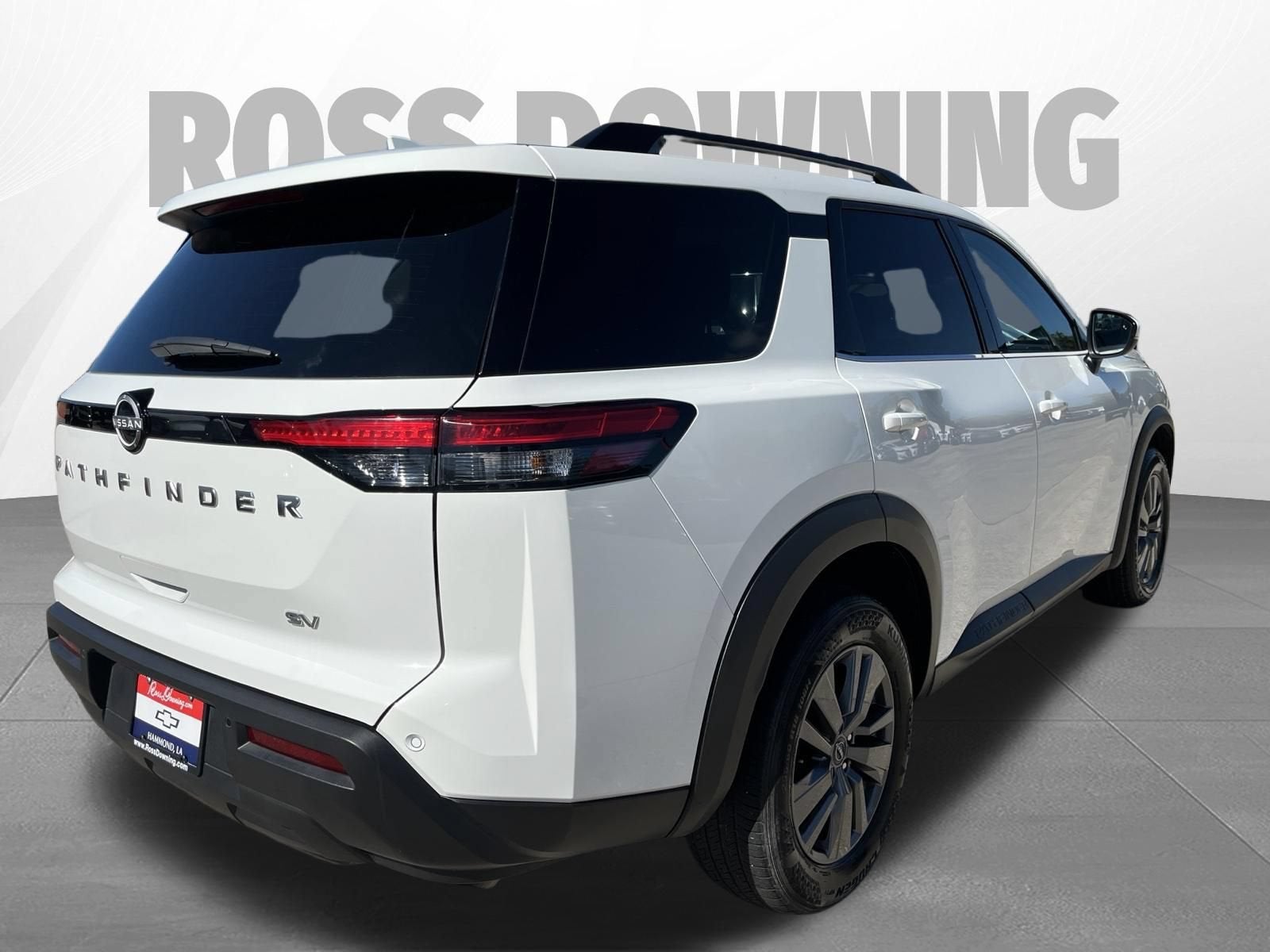 2024 Nissan Pathfinder SV