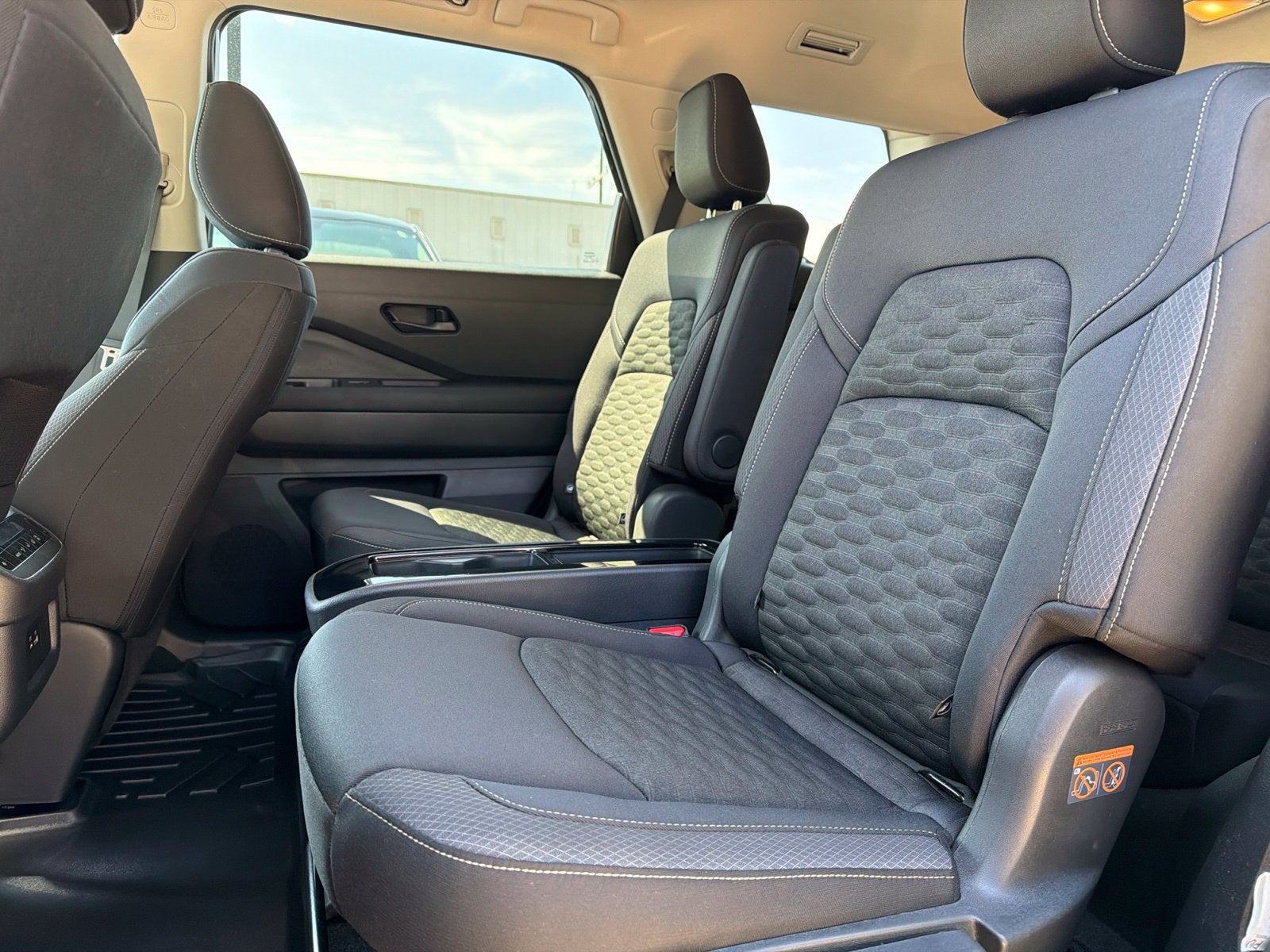 2024 Nissan Pathfinder SV FWD