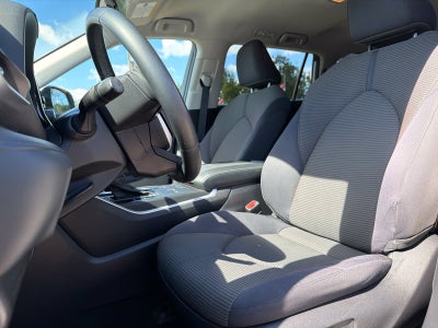 2022 Toyota Highlander LE