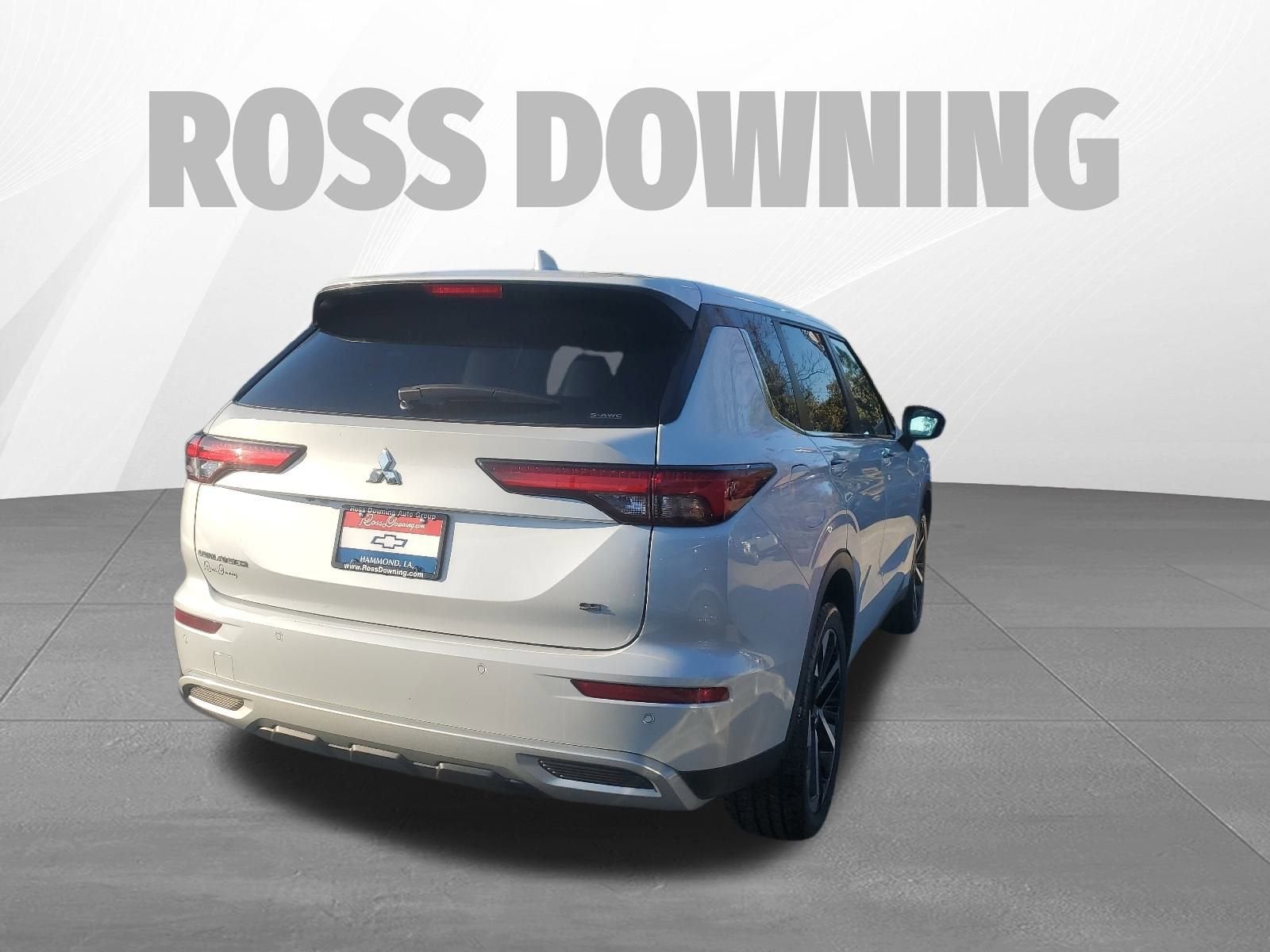 2023 Mitsubishi Outlander SE